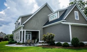 How To Decide Between Vertical and Horizontal Siding