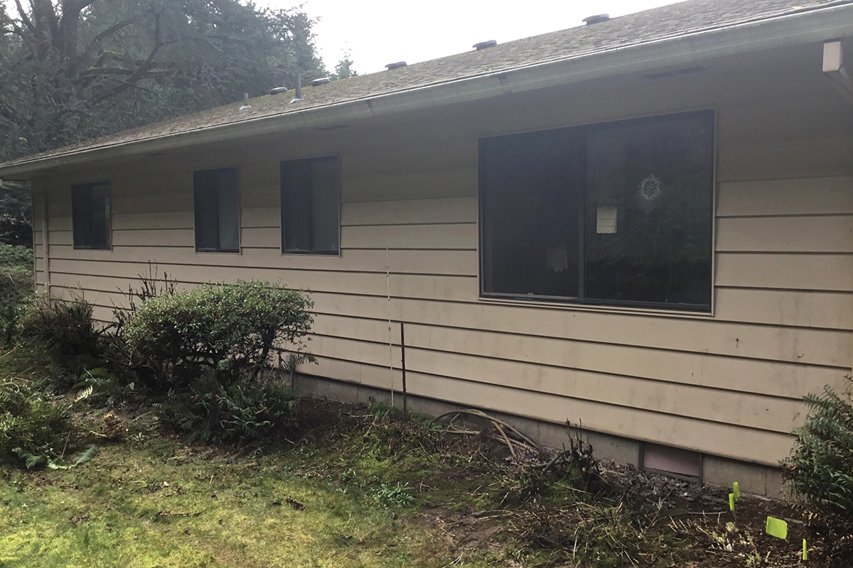 before new window and siding installation | sister siding