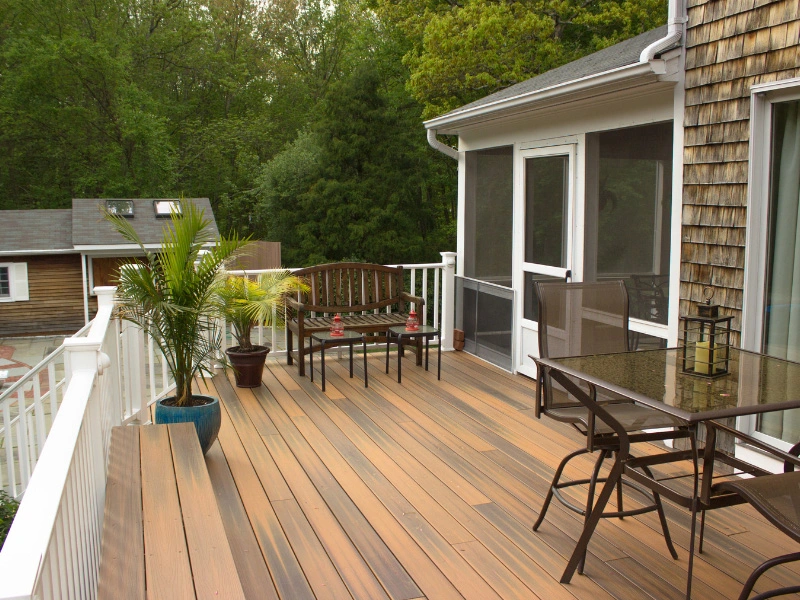 deck-after-maintenance-cleaning