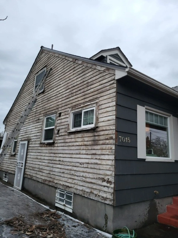 sister-siding-residential-siding-project-in-the-portland-metro-area-old-deteriorating-siding