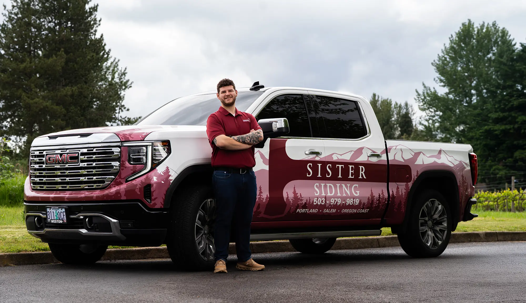 sister-siding-team-pic-lucas-truck