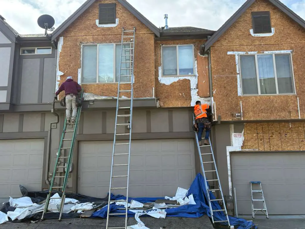 hoa-sister-siding-2 sister siding working on a siding project for an HOA in Portland